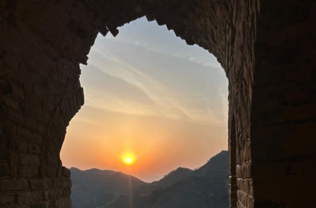 Sonnenuntergang auf der chinesischen Mauer.